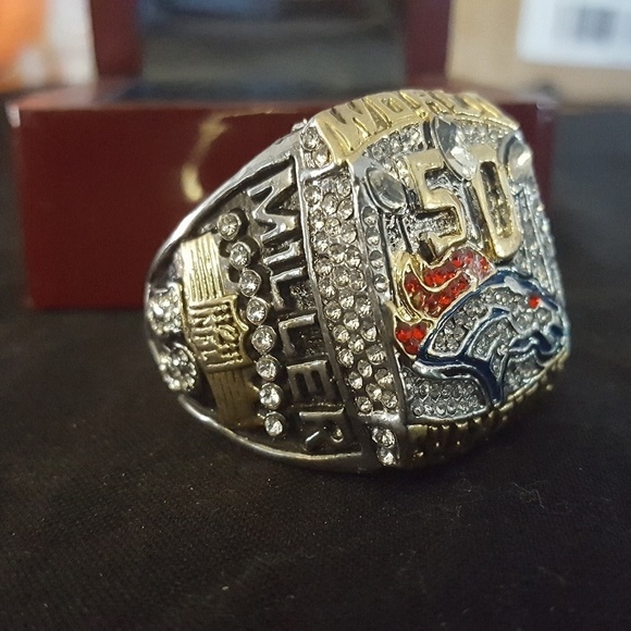 Denver Broncos Championship Ring Fan Edition Super Bowl 50 - Picture 7 of 11